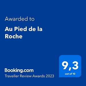 Au Pied De La Roche-en-Regnier
