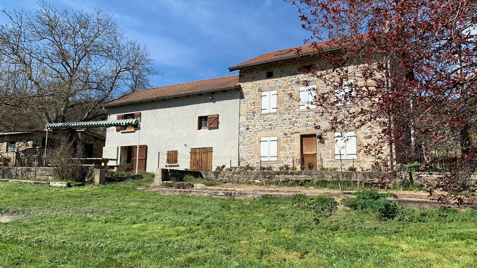 Retour Dans La Passe Villa Roche-en-Regnier